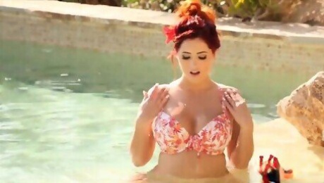 Lucy V In Her Floral Bikini In the Pool