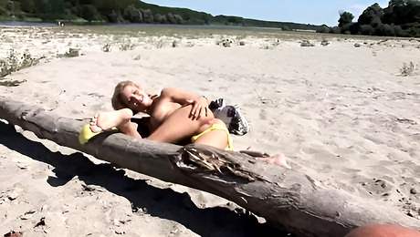 La Spiaggia Degli Scambisti - Episode 1