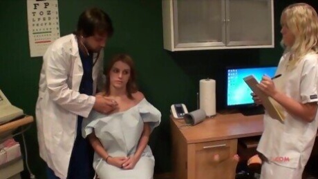 Innocent Hottie Brianna Cole Sensually Examined By Doctor Tampa During Gyno Exam @GirlsGoneGyno 1/4