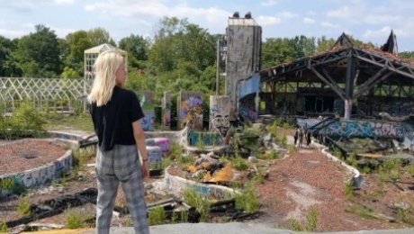 Risky public fucking! Exploring an abandoned water park