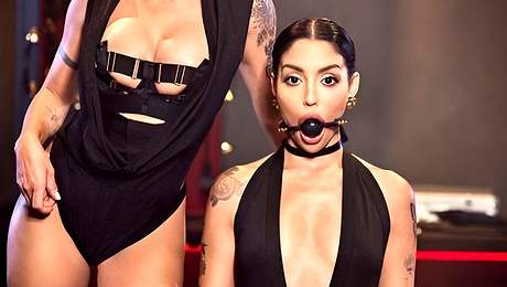 Bendy Vanessa Sky and Lumi Ray lesbian porn Slayed