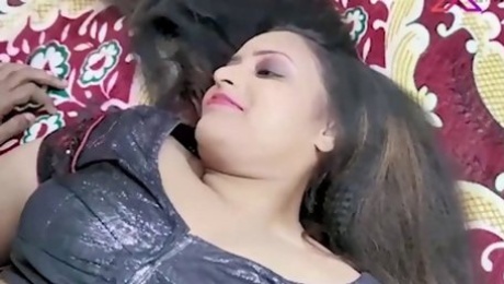 new hot bhabhi sucking boobs and pussy